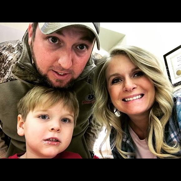 Meet your Posher, Sylvia - Picture 1 of 1